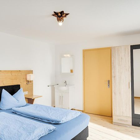 Gaestehaus U Ferienwohnungen Veronika Incl Fruehstuecksbuffet Und Koenigscard Mit 200 Kostenlosen Attraktionen Unterammergau Zewnętrze zdjęcie