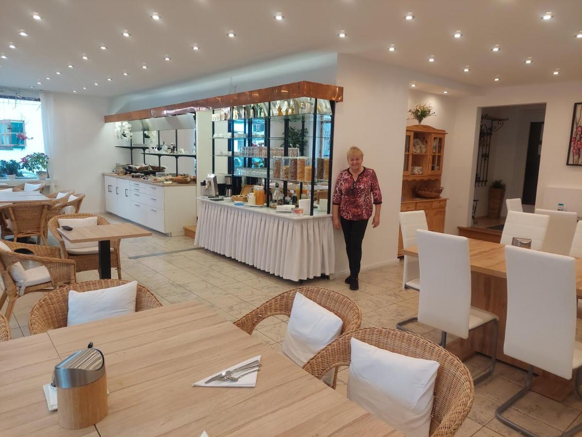 Gaestehaus U Ferienwohnungen Veronika Incl Fruehstuecksbuffet Und Koenigscard Mit 200 Kostenlosen Attraktionen Unterammergau Zewnętrze zdjęcie