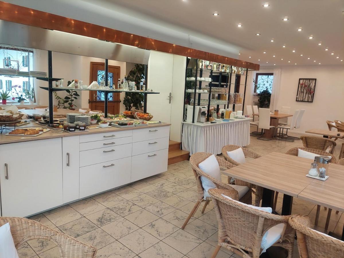 Gaestehaus U Ferienwohnungen Veronika Incl Fruehstuecksbuffet Und Koenigscard Mit 200 Kostenlosen Attraktionen Unterammergau Zewnętrze zdjęcie