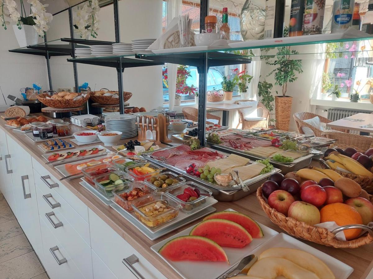 Gaestehaus U Ferienwohnungen Veronika Incl Fruehstuecksbuffet Und Koenigscard Mit 200 Kostenlosen Attraktionen Unterammergau Zewnętrze zdjęcie