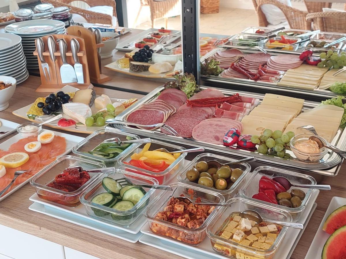 Gaestehaus U Ferienwohnungen Veronika Incl Fruehstuecksbuffet Und Koenigscard Mit 200 Kostenlosen Attraktionen Unterammergau Zewnętrze zdjęcie