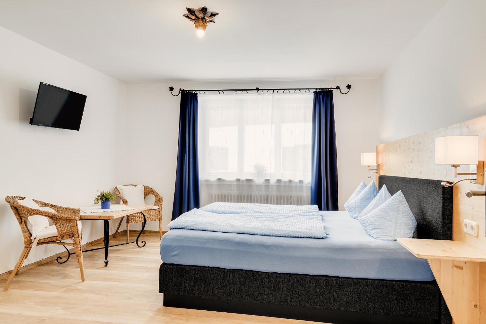 Gaestehaus U Ferienwohnungen Veronika Incl Fruehstuecksbuffet Und Koenigscard Mit 200 Kostenlosen Attraktionen Unterammergau Zewnętrze zdjęcie
