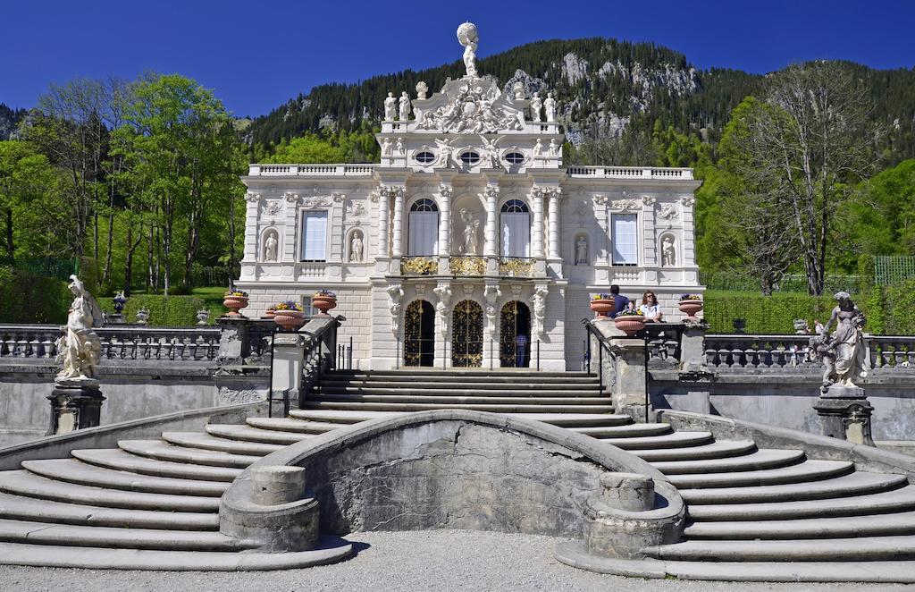 Gaestehaus U Ferienwohnungen Veronika Incl Fruehstuecksbuffet Und Koenigscard Mit 200 Kostenlosen Attraktionen Unterammergau Zewnętrze zdjęcie